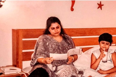 Anshula Kapoor Pens Heartbreaking Note On Mom’s 10th Death Anniversary: 'Miss Your Hand on My Head’