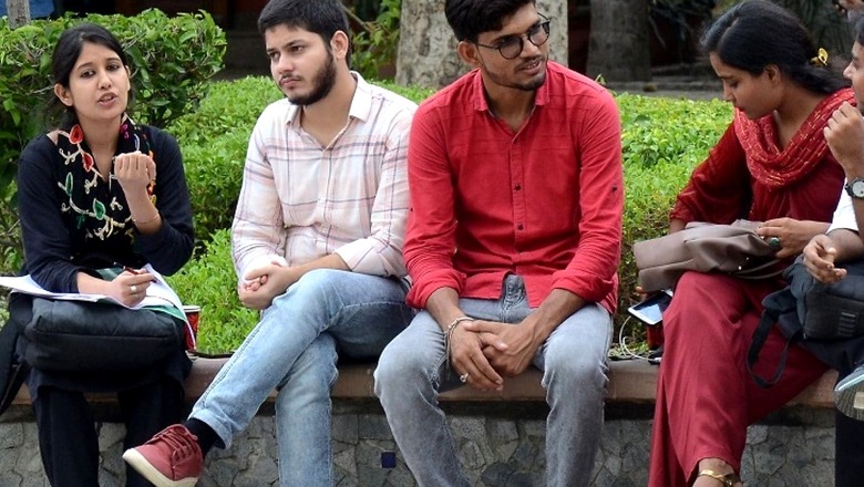 NEET 2021: Madras HC allows Students Exceeding Age Limit by Small Margin to Take Exam