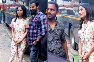 Shehnaaz Gill Clicked Selfies With Fans During The Shoot Of A Song For Vicky Vidya Ka Woh Wala Video