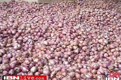 Delhiites reject 'poor quality' onions sold by Delhi govt