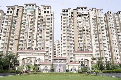 SC Orders Attachment of Amrapali Group's Five-star Hotel, Malls, Cinema Hall and Factories