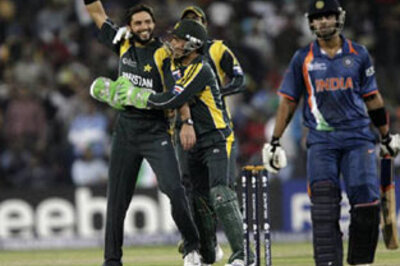 India, Pak trade barbs over cricket