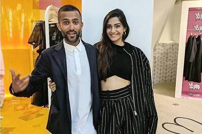 Valentine's Day: Sonam Kapoor-Anand Ahuja's Romance Fills Colour In a Black And White Photograph