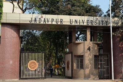 ABVP, SFI Fight it out as Jadavpur University Students Vote after Three Years