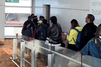 Delhi-Bengaluru SpiceJet Flight Passengers 'Locked' at Aerobridge for Over an Hour; Vlogger Shares Video