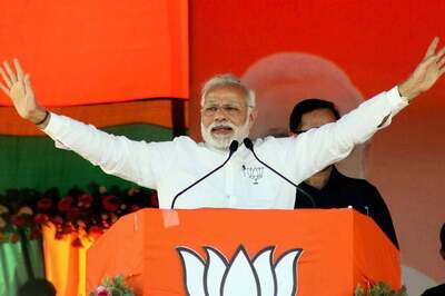 Huge Muslim Turnout at Modi Roadshow May Not Translate Into Votes