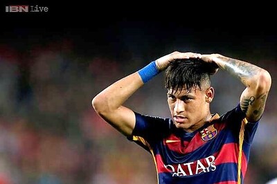 Barcelona's Neymar denies transfer to Manchester United