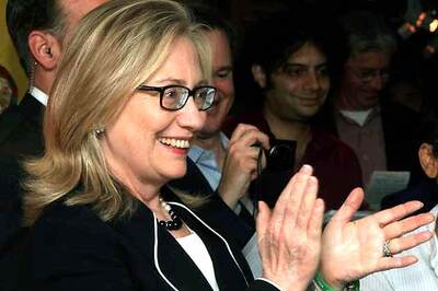 Hillary meets PM, discusses nuke coop, terror, Afghan