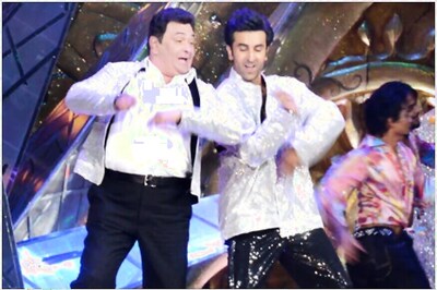When Rishi Kapoor Wore Son Ranbir Kapoor's Jacket by Mistake at Their First Performance Together