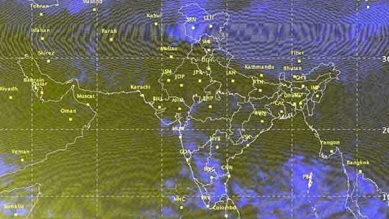 Cyclone heads to Andhra, Odisha coast