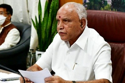 CM Yediyurappa Takes Break at Sagar Ratna, Enjoys Idli and Vaada with Coffee
