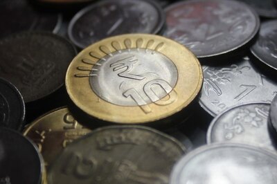 Rupee Falls 9 Paise to 79.04 Against US Dollar in Early Trade
