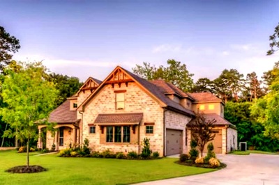 Cottage, Built In 1600s, On Sale For First Time In 200 Years; Internet Calls It ‘Creepy’