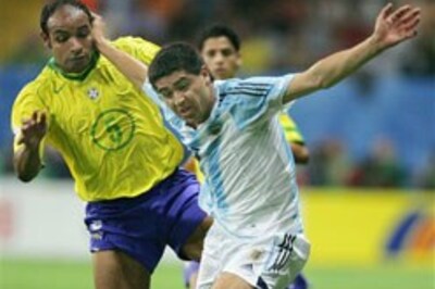 Riquelme misses pre-Cup meeting