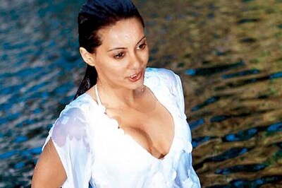 Minissha Lamba throws a fit over bikini shoot