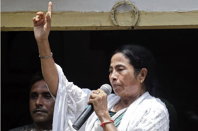 West Bengal CID probes web posts against Mamata
