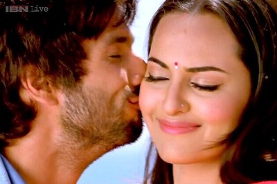 Sonakshi Sinha happy with the audience's response to 'R..Rajkumar'