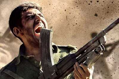 Kartik Aaryan Screams, Holds a Gun In New Photo From Chandu Champion; Check Here