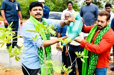 Salman Khan Participates in Green India Challenge 5.0, Plants Samplings at Ramoji Film City; See Pics