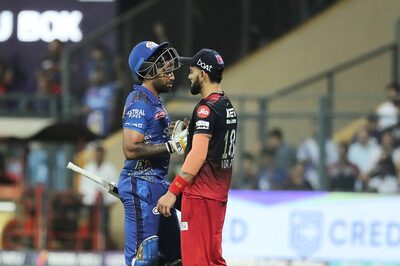 IPL 2023: Virat Kohli's Glorious Gesture for Suryakumar Yadav During MI vs RCB Match Wins the Internet | WATCH