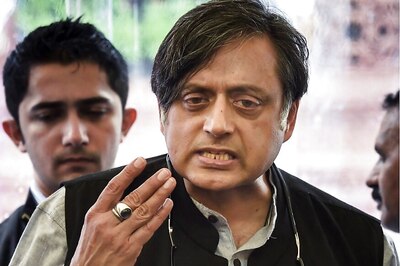Swaraj's Pakistan-bashing Speech at UN Aimed at BJP Voters, Says Shashi Tharoor