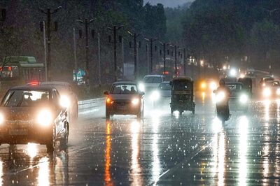 Delhi Rain: Waterlogging in Parts of City, NCR After Overnight Showers; Traffic Woes Likely in Peak Hours