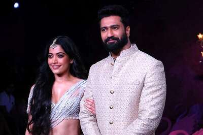 Vicky Kaushal and Rashmika Mandanna Blow Kisses, Hold Hands As They Walk The Ramp | Watch