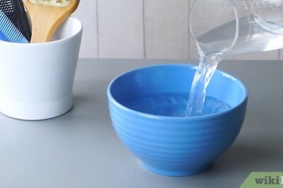 How to Clean Hair Combs