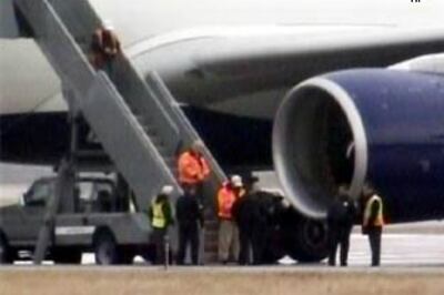 Passenger tries to blow-up US airliner