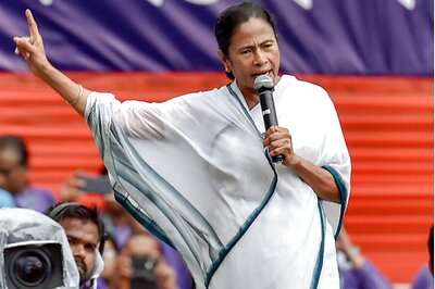 Engaged in Building Anti-BJP Front, Mamata Hails SP-BSP Alliance in Uttar Pradesh