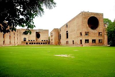 IIMs want foreign students with degrees