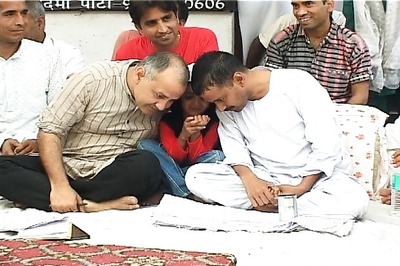 Kejriwal's fast: AAP to submit 6 lakh letters to Delhi CM