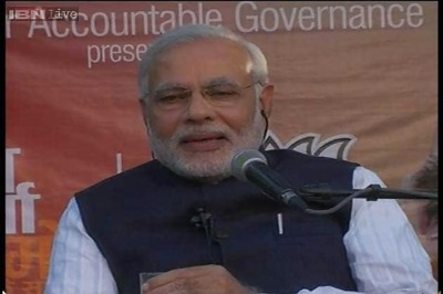 Narendra Modi woos new voters through 'Chai Pe Charcha' campaign