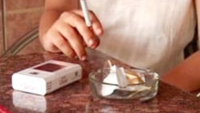 Brit school allows teens to smoke