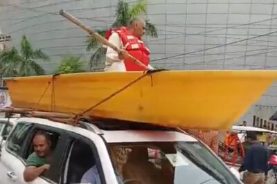 UP: SP MLA's Unique Protest Against Waterlogging Due to Rains in Kanpur Goes Viral | WATCH