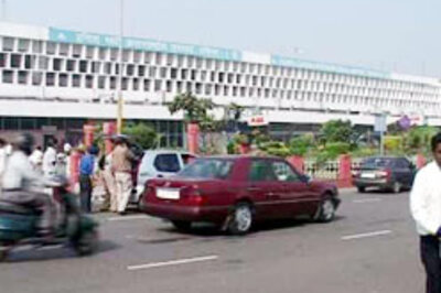 NRI kills wife in US, held in Delhi