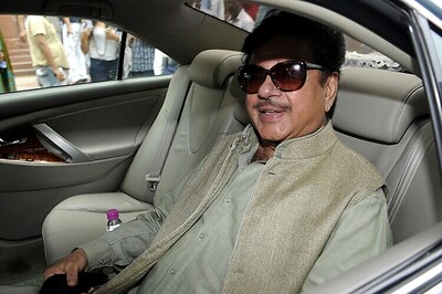 Shatrughan calls Modi 'dynamic action hero' but questions decision of President's Rule in Arunachal