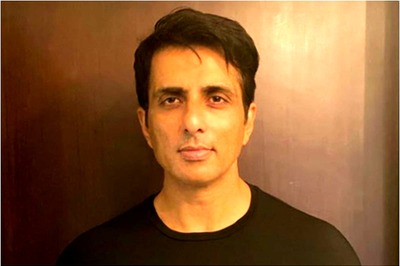 Sonu Sood Requests Government to Postpone NEET, JEE Exams Due to Coronavirus Threat