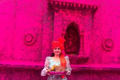 Marathi Actress Prajakta Gaikwad Visits Kolhapur's Jyotiba Temple, See Pics