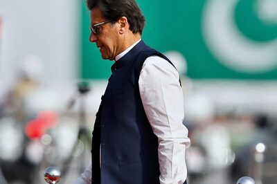 Trouble Mounts for Imran Khan as Pak SC Declares Assembly Dissolution Illegal; Trust Vote on Saturday