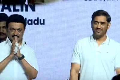 MK Stalin Calls MS Dhoni 'Adopted Son of Tamil Nadu' Hopes Skipper Continues to Play For CSK