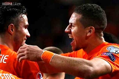 Euro Qualifiers: Dutch beat Latvia 6-0 to save Hiddink's job