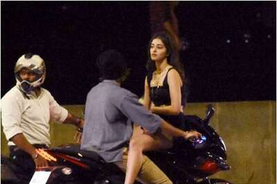 Vijay Deverakonda, Ananya Panday Enjoy Bike Ride on Mumbai Streets, See Pics