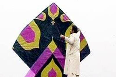 Flying kites the royal way