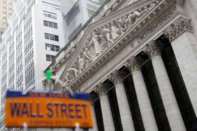 US Stock Futures, Dollar Trim Gains as Donald Trump Fails to Stir Markets