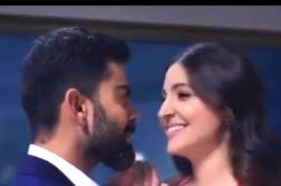Anushka Sharma's 'Chand Sa Roshan Chehra' Keeps Virat Kohli 'On His Toes', Watch Video