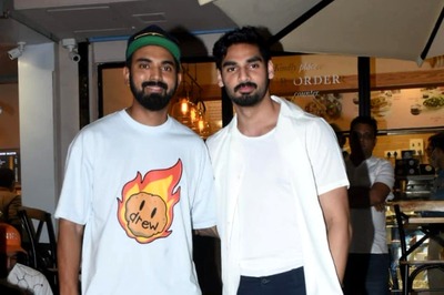 KL Rahul Joins Girlfriend Athiya Shetty's Brother Ahan for Event; Enjoys Dinner With Her Mom