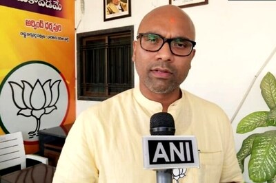 Telangana BJP MP Says He Would Shave off Owaisi's Beard, Hang Him Upside Down for 'Tear BJP' Barb