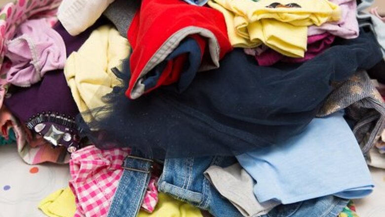 How to Pack Clothes for Moving