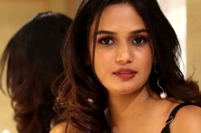 Actress Ariyana Glory Breaks The Temperature Meter In Her Black Dress